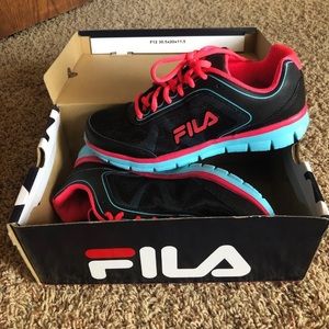 NWT FILA Memory Foam Tennis Shoes